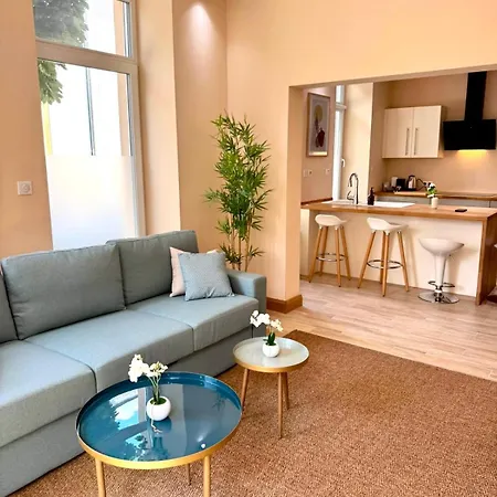 Stylish Brand New 1 Bedroom In *