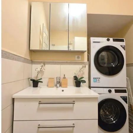 Apartman Stylish Brand New 1 Bedroom In